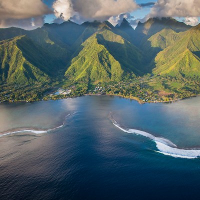 erial view of the pass of Teahupoo
